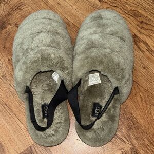 UGG Super Fluff Slipper - Green - Size 10